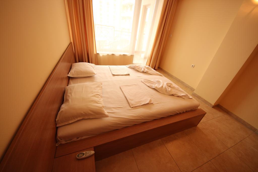 Menada Sea Regal Apartments Pantai Sunny Ruang foto