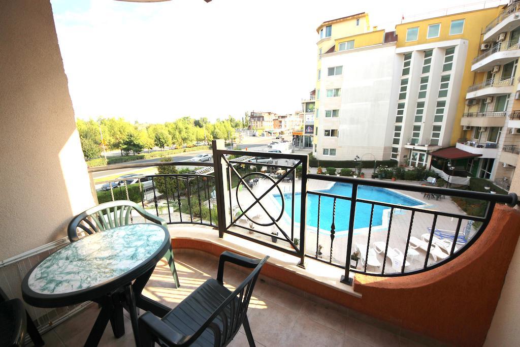 Menada Sea Regal Apartments Pantai Sunny Ruang foto