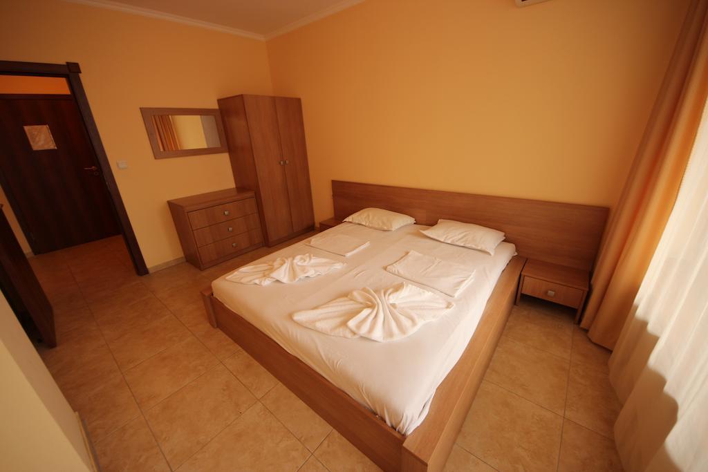 Menada Sea Regal Apartments Pantai Sunny Ruang foto