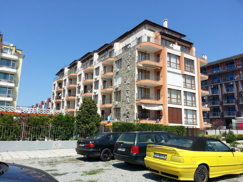 Menada Sea Regal Apartments Pantai Sunny Bagian luar foto