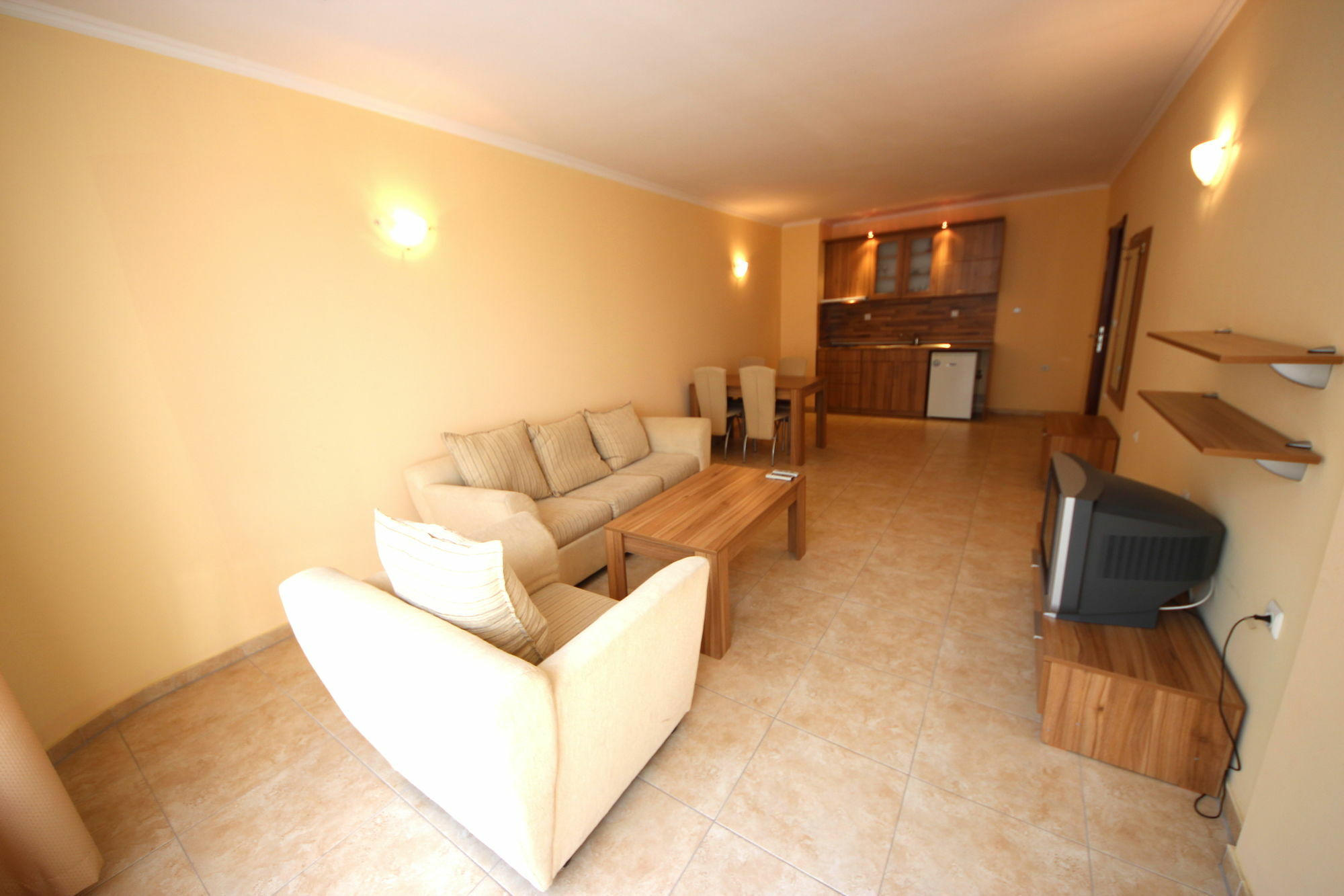 Menada Sea Regal Apartments Pantai Sunny Bagian luar foto