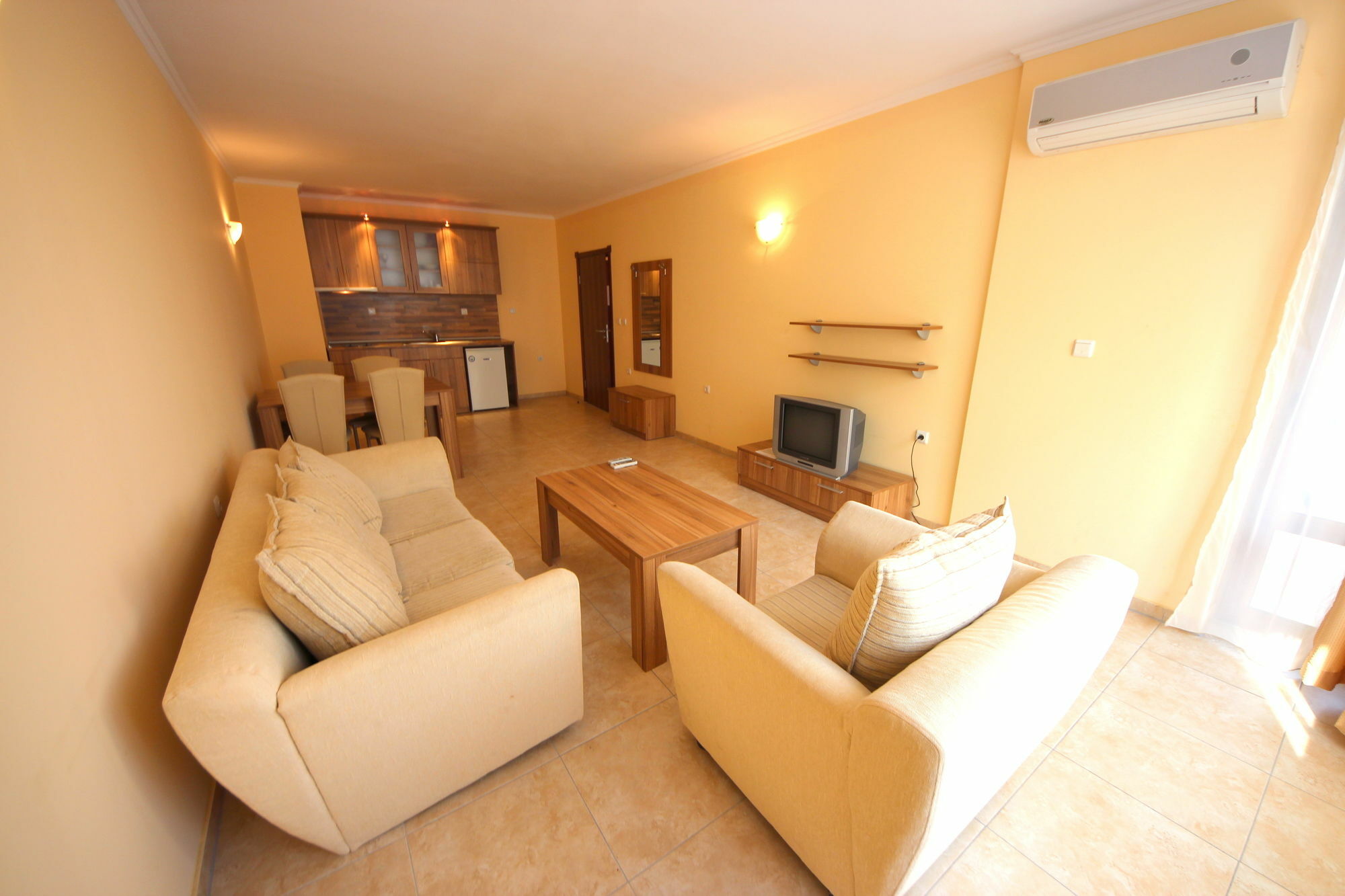 Menada Sea Regal Apartments Pantai Sunny Bagian luar foto
